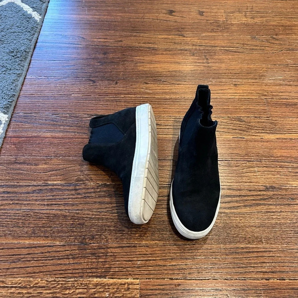 VINCE Suede Pull On Sneaker - Picture 7 of 7